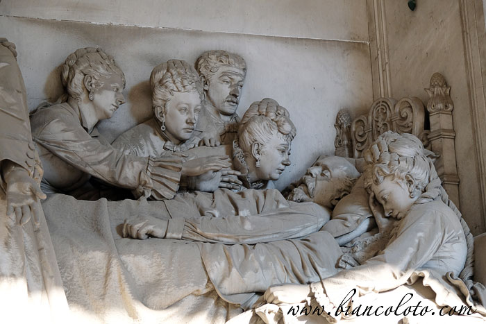 Надгробие Раджио. Ривальта Аугусто