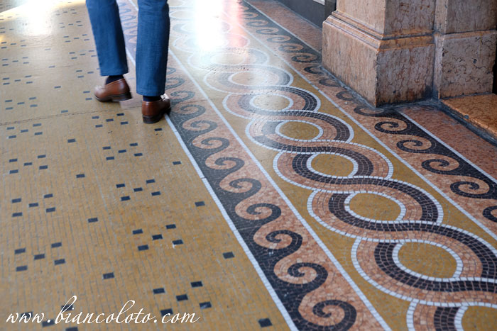 Мозаичный пол на Via XX Settembre