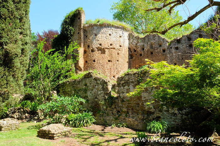 Сад Нинфа (Giardino di Ninfa)