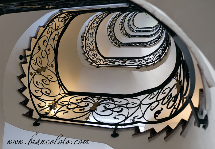 Лестница. Grand Hotel Trento. 