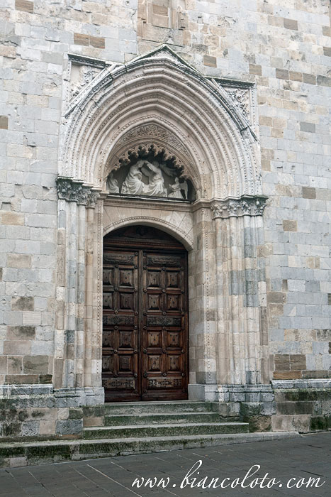 Главный портал кафедрального собора