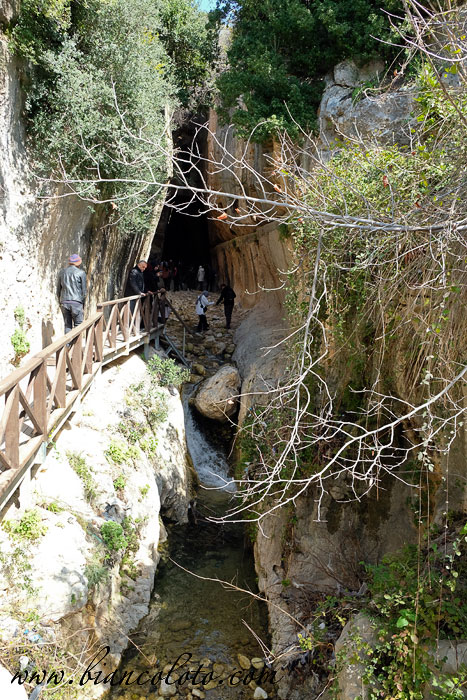 Туннель Веспасиана и Тита в Хатае