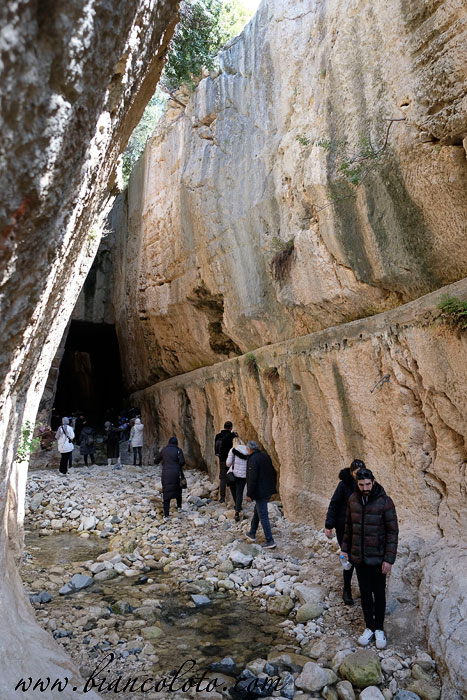 Туннель Веспасиана и Тита в Хатае