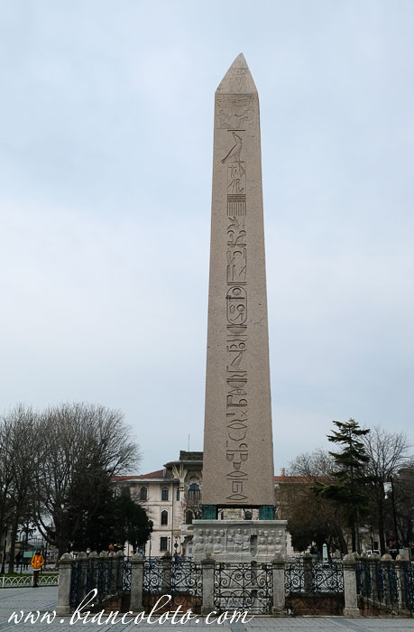 Обелиск Феодосия