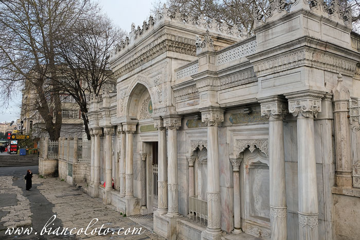 Фонтан Пертевниял Валиде Султан 