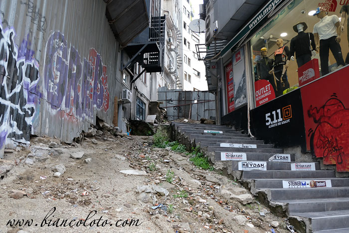 Улица Зюрафа 