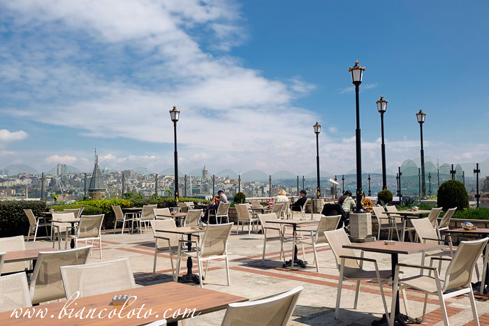  Панорамная площадка у мечети Зейрек