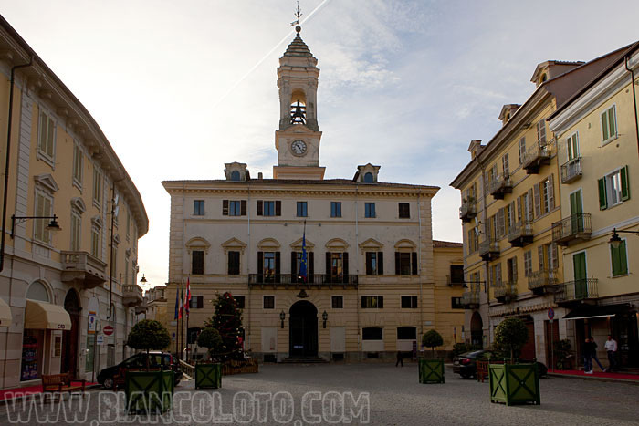 Piazza Ferruccio Nazionale. Иврея