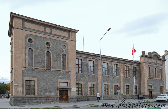 Старая Анатолийская средняя школа Карса