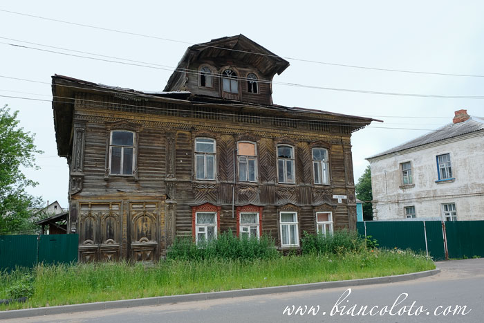 Деревянный дом в Кимрах