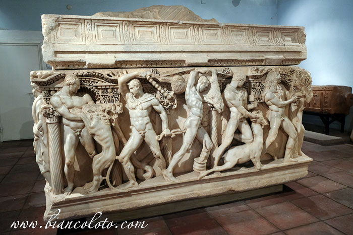 Саркофаг Геркулеса 