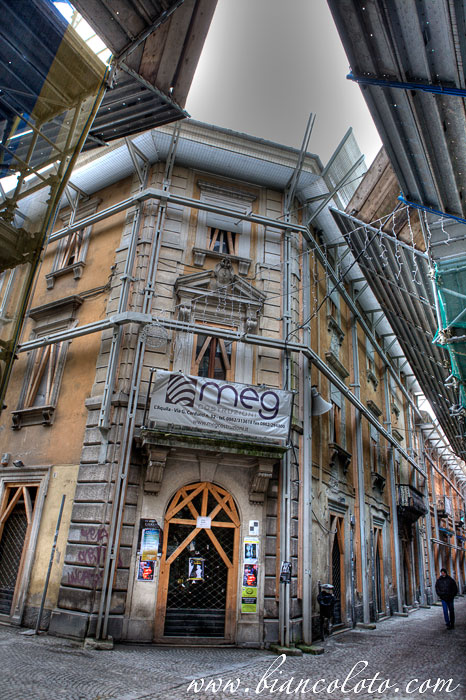 Дворец. Аквила. Абруццо. Аквила