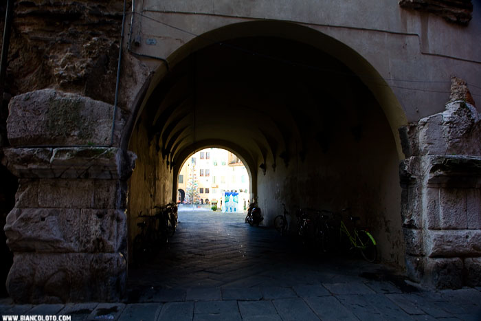 Лукка, площадь Амфитеатра