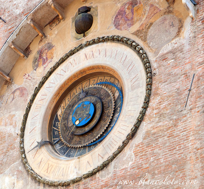 Часы. Мантуя