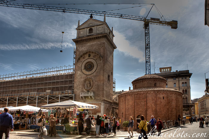 Церковь святого Лоренцо и Часовая башня. Мантуя