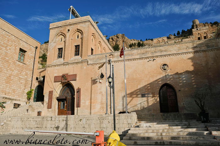 Здание почты  – особняк Шатана. Мардин