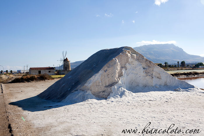 Соляная добыча . Марсала (Marsala)