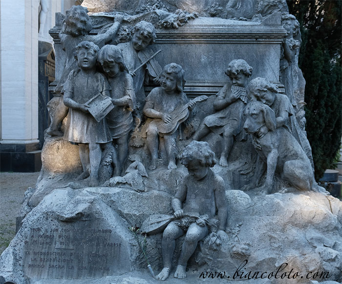 Монумент Улиссе Мерини