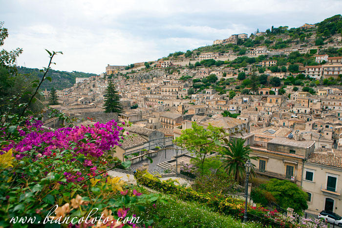 Панорама на город от Кафедрального собора.