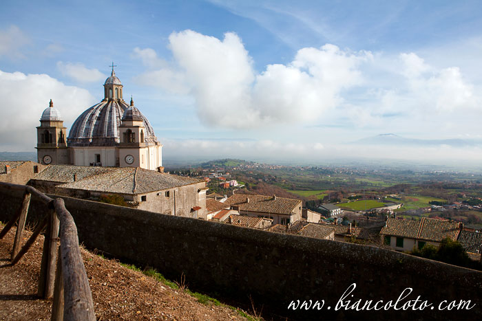 Монтефьясконе. Панорама.