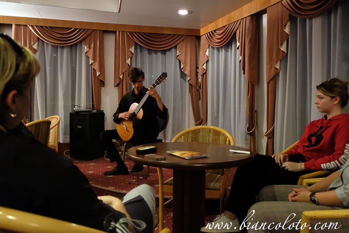 Концерт на теплоходе