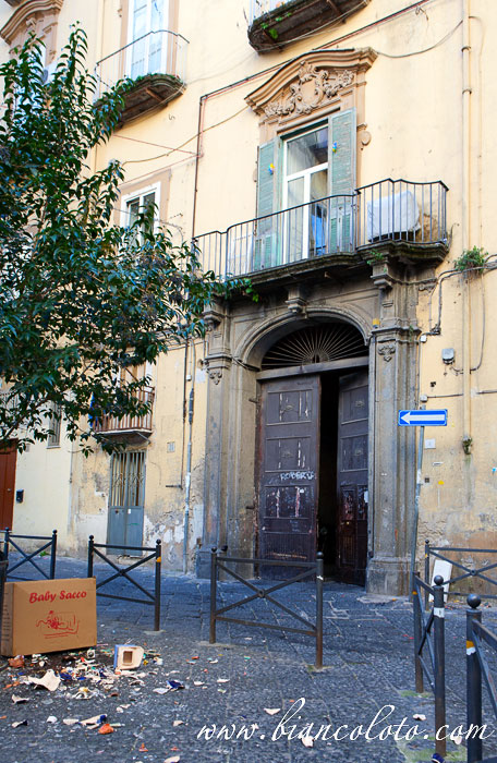 Via Materdei. Неаполь