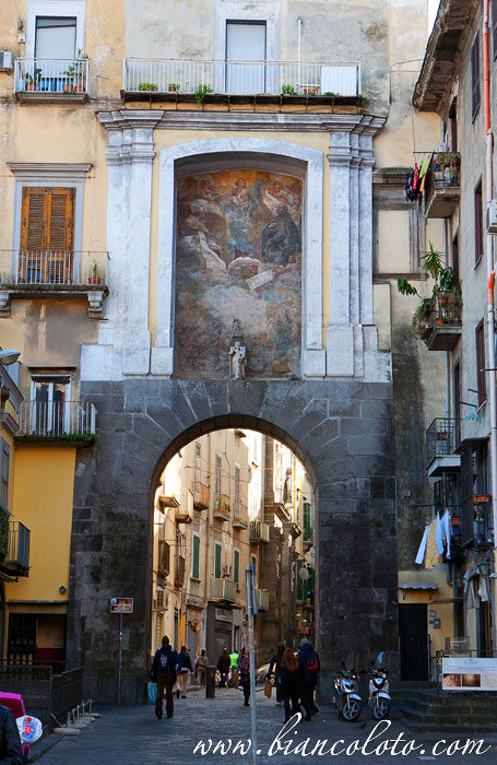 Ворота Святого Януария. Неаполь