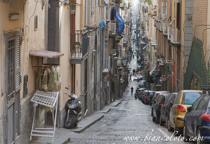 Испанские кварталы - Quartieri Spagnoli. Неаполь