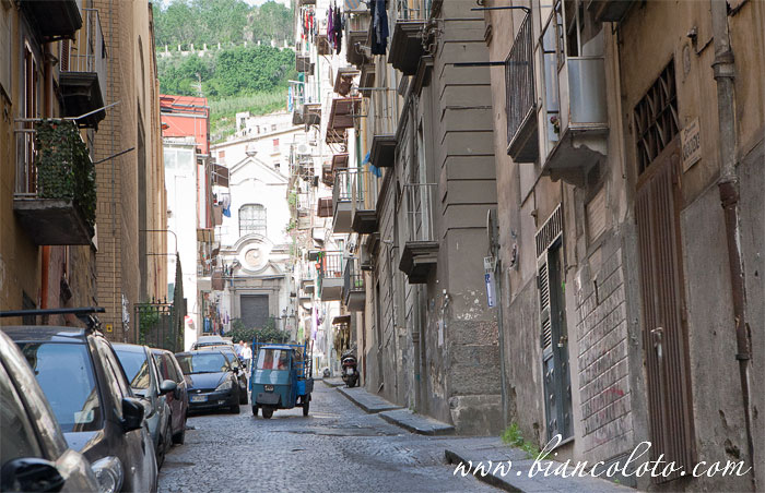 Испанские кварталы - Quartieri Spagnoli. Неаполь