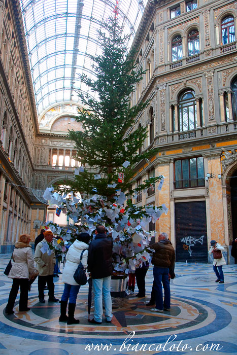 Галерея Умберто  I на Рождество