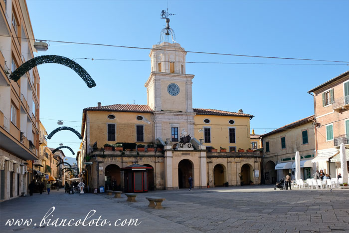 Piazza Eroe dei due Mondi