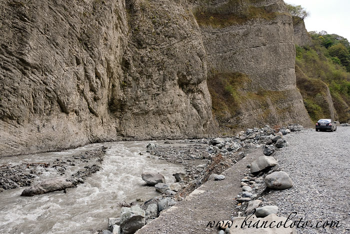 Кармадонское ущелье. Северная Осетия 