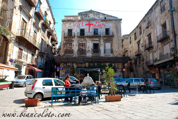 Площадь Карачоло. Палермо