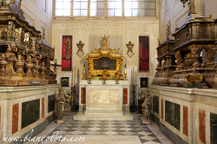 Санта-Мария-Ассунта. Гробницы. Палермо