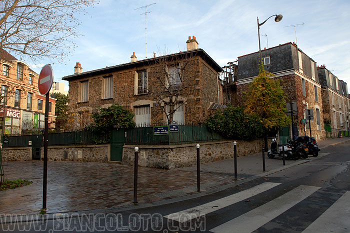 Площадь de l'Abbe-Georges-Henocque. Париж