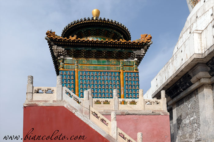 Павильон Благотворной Первопричины. Императорский парк Бэйхай