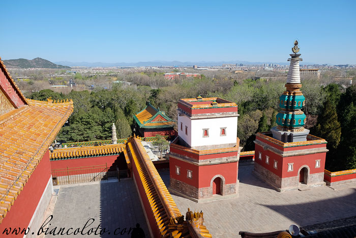 Ламаистская дагоба. Летний императорский дворец Ихэюань 