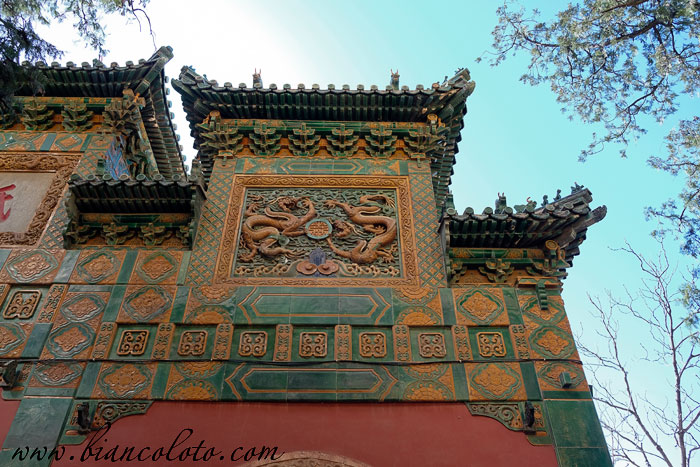 Ворота Поле Фимиама. Летний императорский дворец Ихэюань 