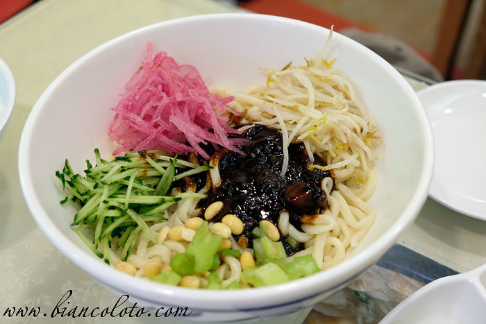 Чжацзян мянь. Пекин. Китай