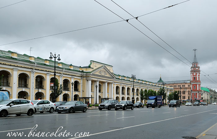 Прогуляться по Невскому проспекту