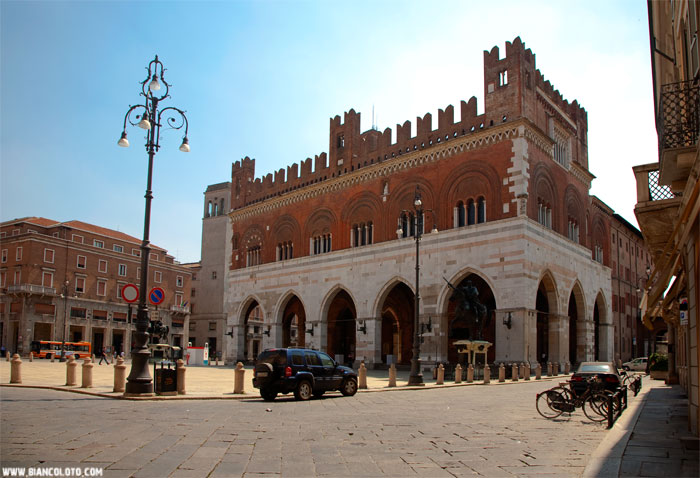 Палаццо Комунале. Пьяченца