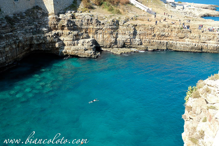 Бухта Монакиле