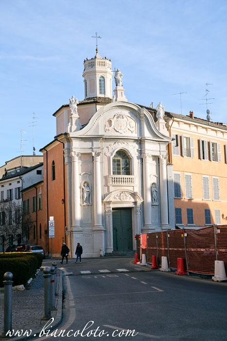 Piazza Luigi Roversi