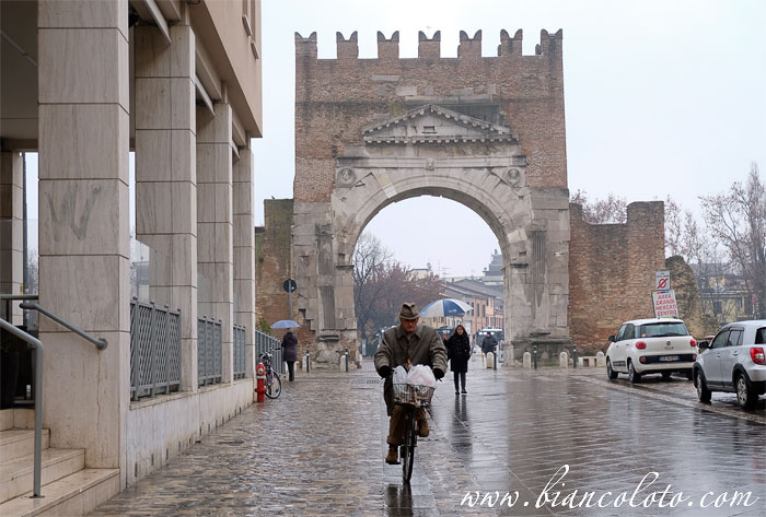 Арка Августа 