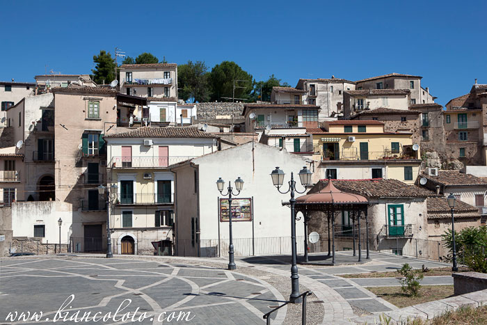 Площадь в Россано