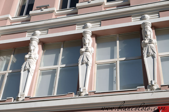 Элемент фасада. Дом Карапета Чернова