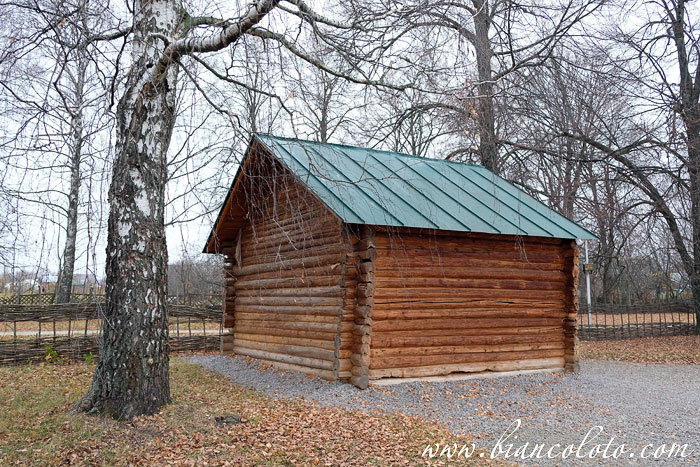 Амбар в Константиново