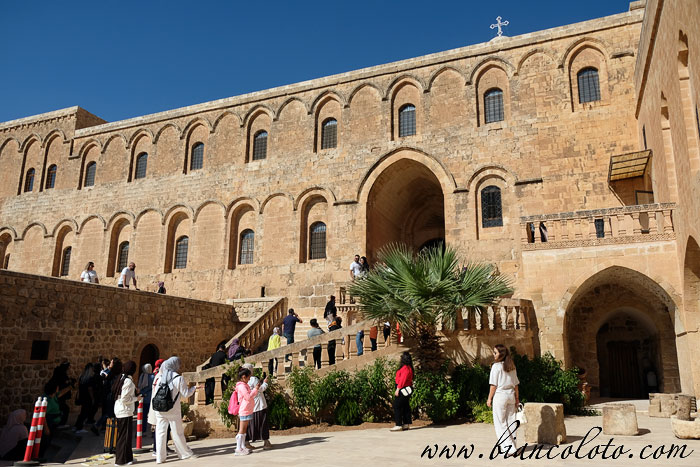 Шафрановый монастырь (Дейрулзафаран) 