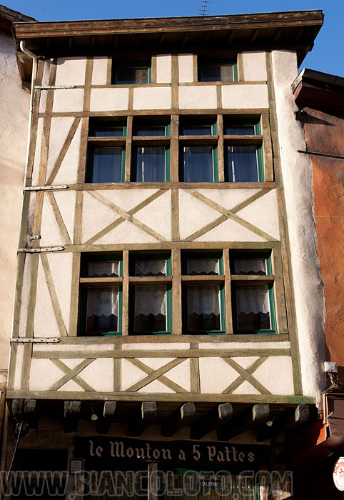 Rue du Theatre. Сент-Этьен