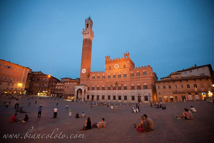 Пьяцца дель Кампо.